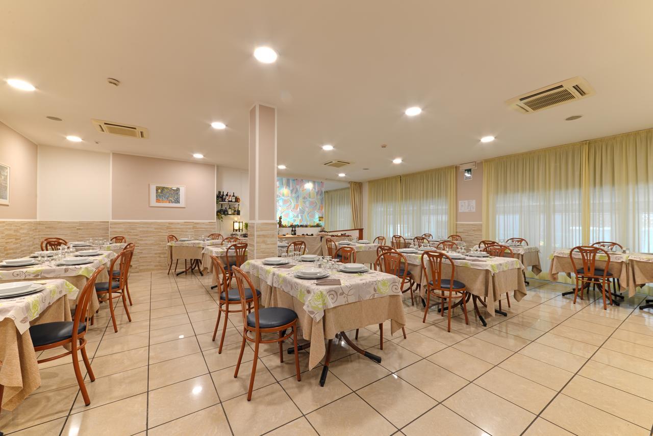 Hotel Taormina Riccione Exterior foto